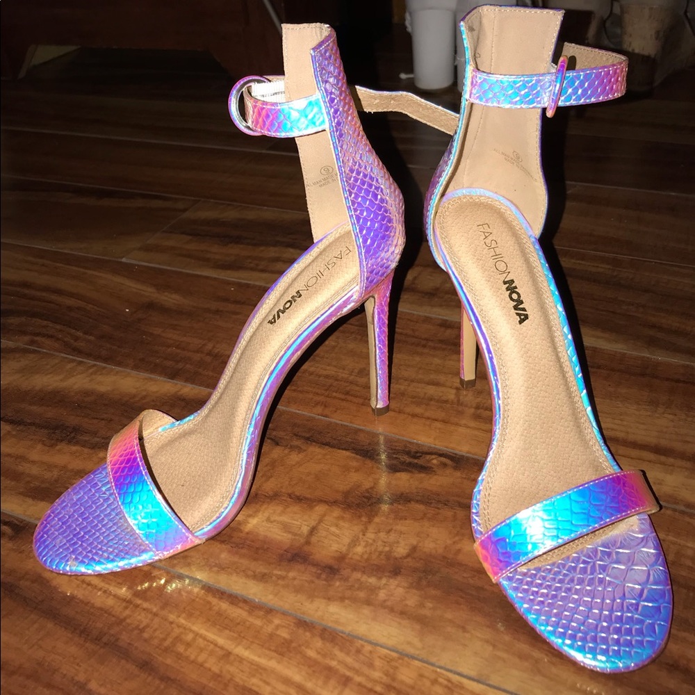 FASHION NOVA SIZE 9 HEELS